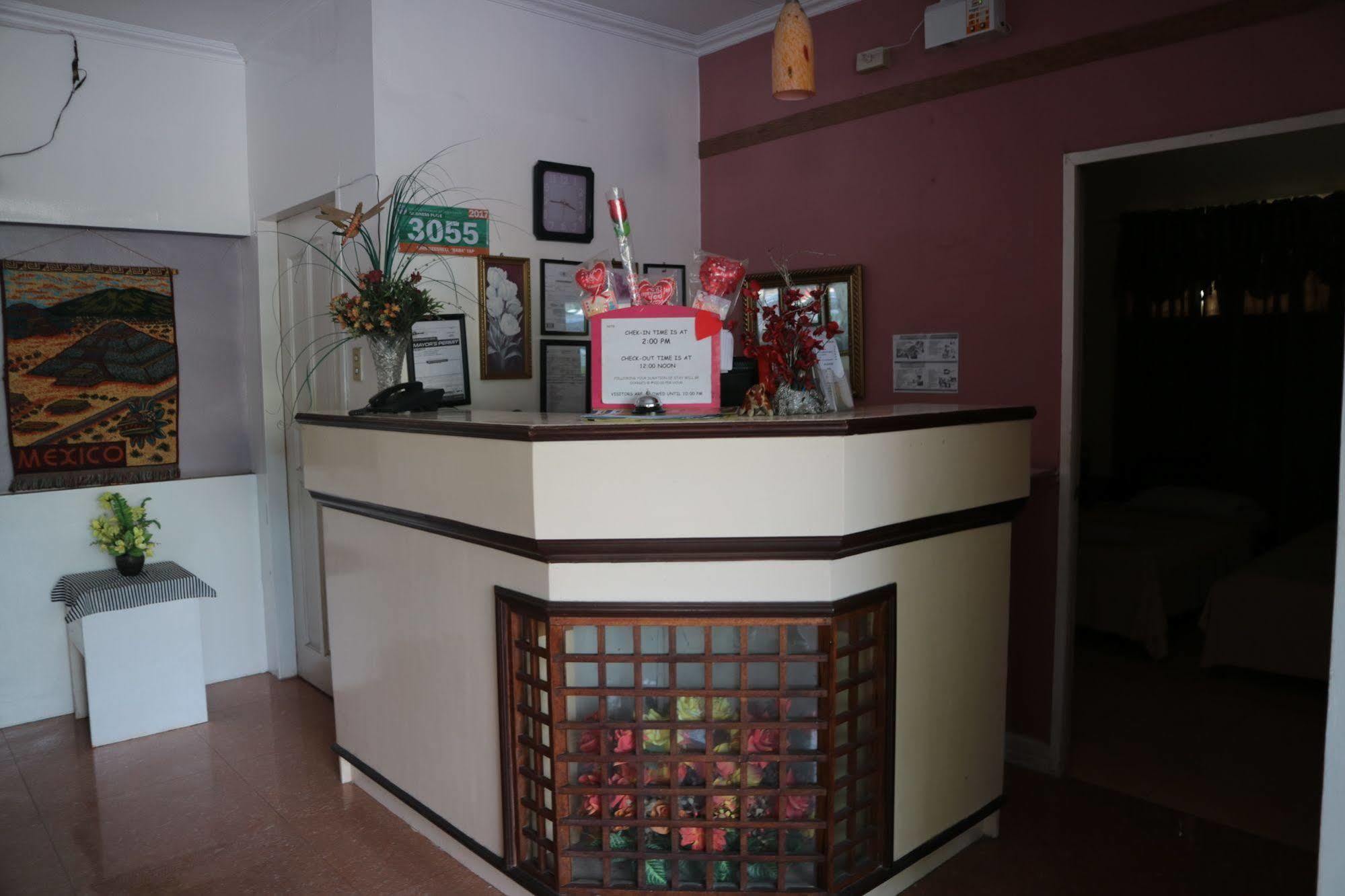 Newport Oak Pension Inn 타그빌라란 외부 사진